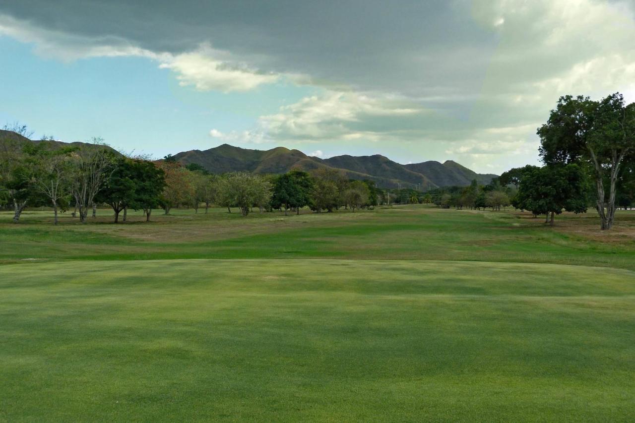 Marriott Maracay Golf Resort Экстерьер фото